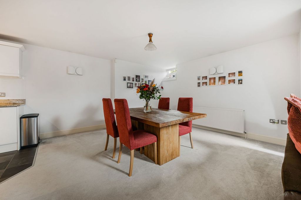 Additional image 9 of 2 bed flat for saleCrescent Road, Beckenham BR3