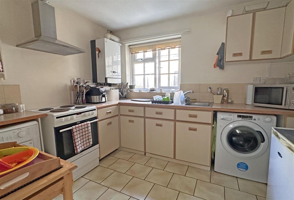 Additional image 4 of 1 bed flat for saleEast Street, Crewkerne TA18