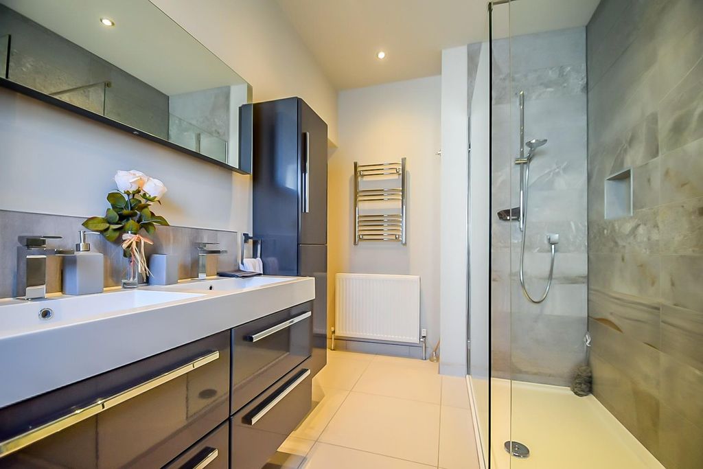 Additional image 23 of 4 bed detached house for saleSt. Marys Road, Benfleet SS7