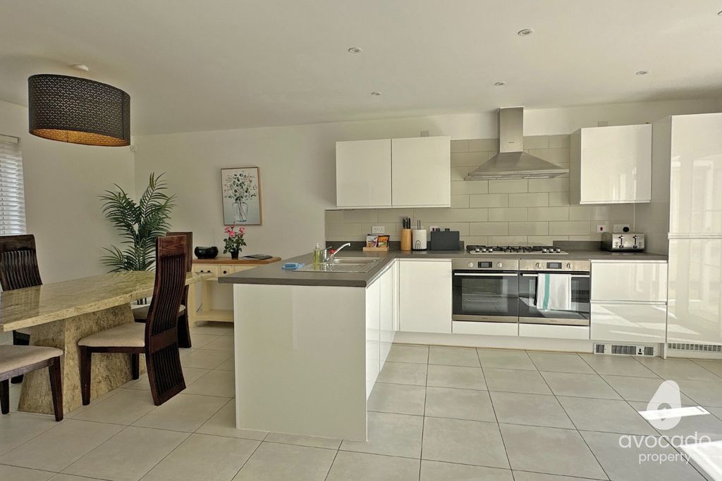 Additional image 5 of 5 bed detached house for saleWhitelands Way, Kingsmere, Bicester OX26