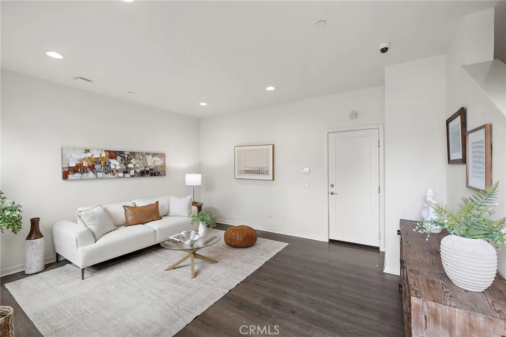 Additional image 30 of 116 Epic, Irvine, CA 92618