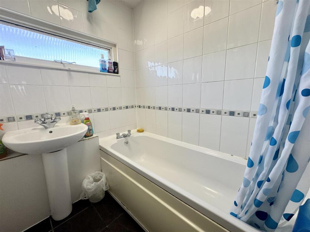 Additional image 14 of Wast Hill Grove, Birmingham