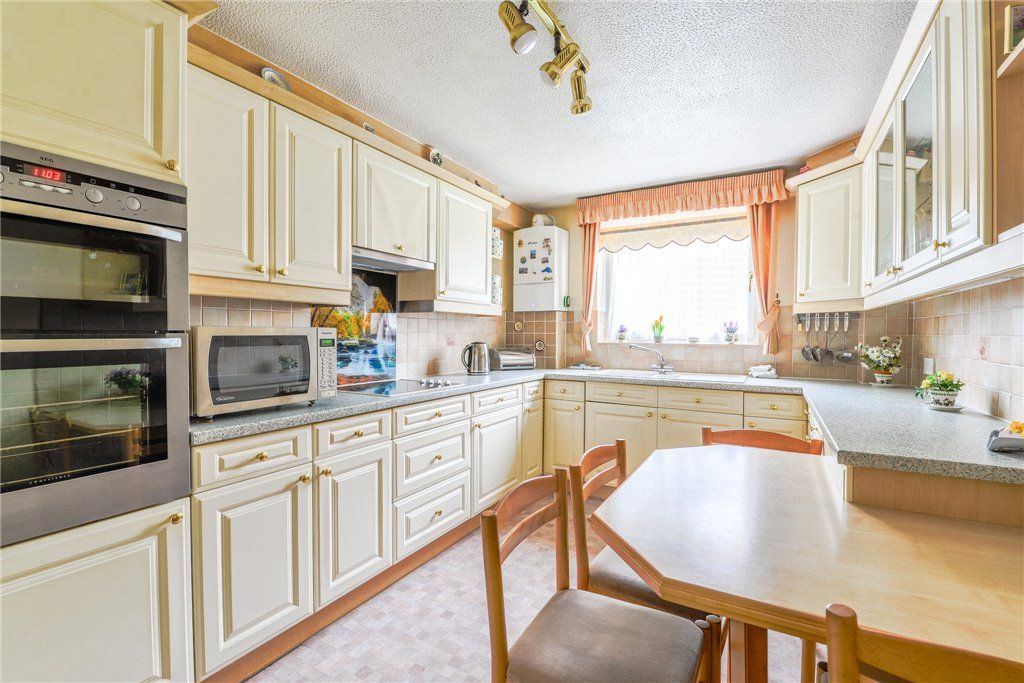 Additional image 7 of 2 bed flat for salePark Road, Bingley, West Yorkshire BD16