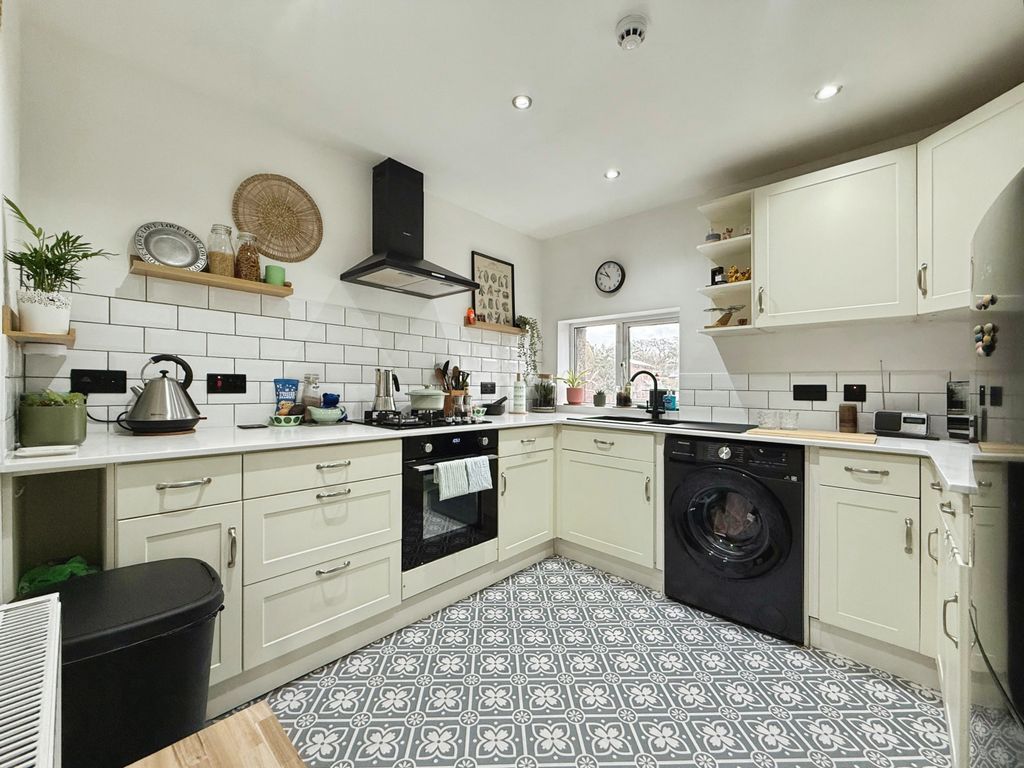 2 bed flat for saleLyme Street, Axminster EX13