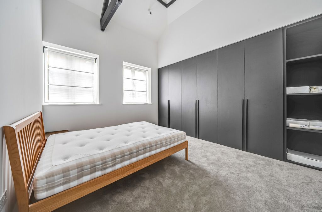 Additional image 6 of 2 bed flat for saleDaffodil Crescent, Barnet EN4