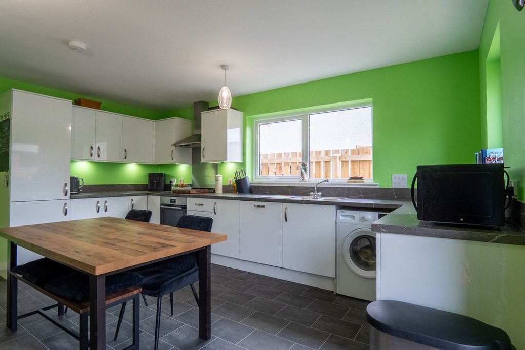 Additional image 5 of 3 bed detached bungalow for saleNewton Park, Inverness IV5