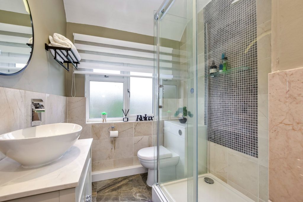 Additional image 19 of 4 bed semi-detached house for saleGallows Hill Lane, Abbots Langley WD5