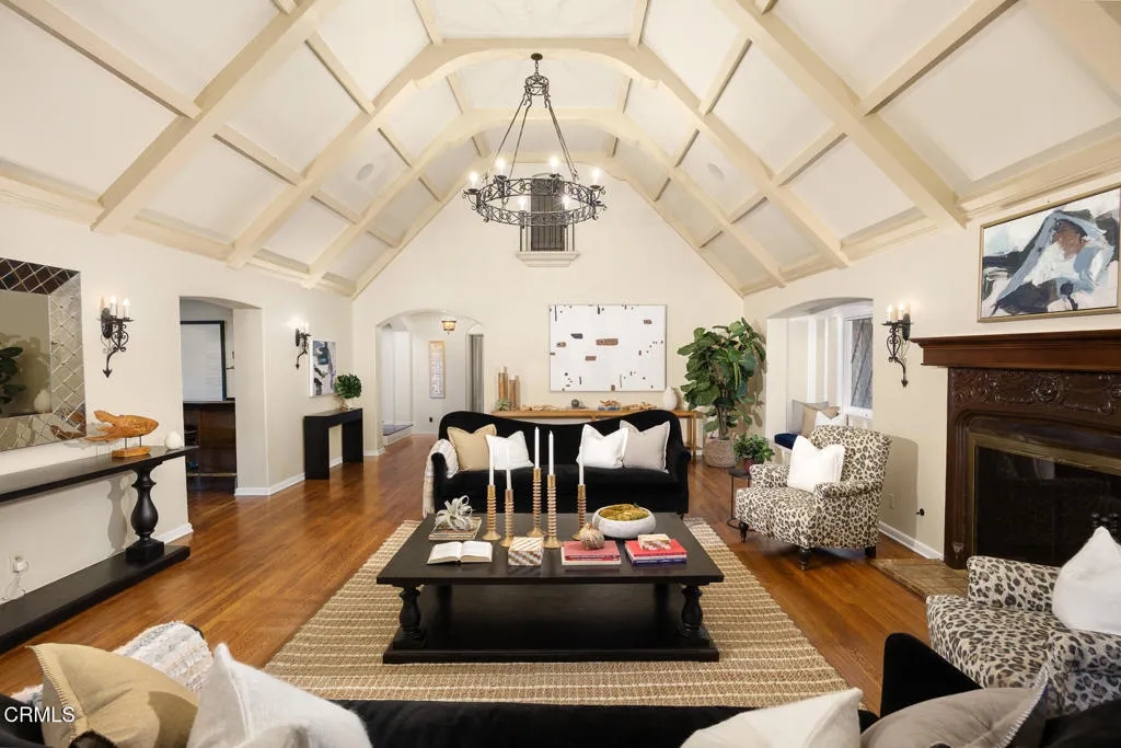 Additional image 14 of 555 Meadow Grove Street, La Canada Flintridge, CA 91011