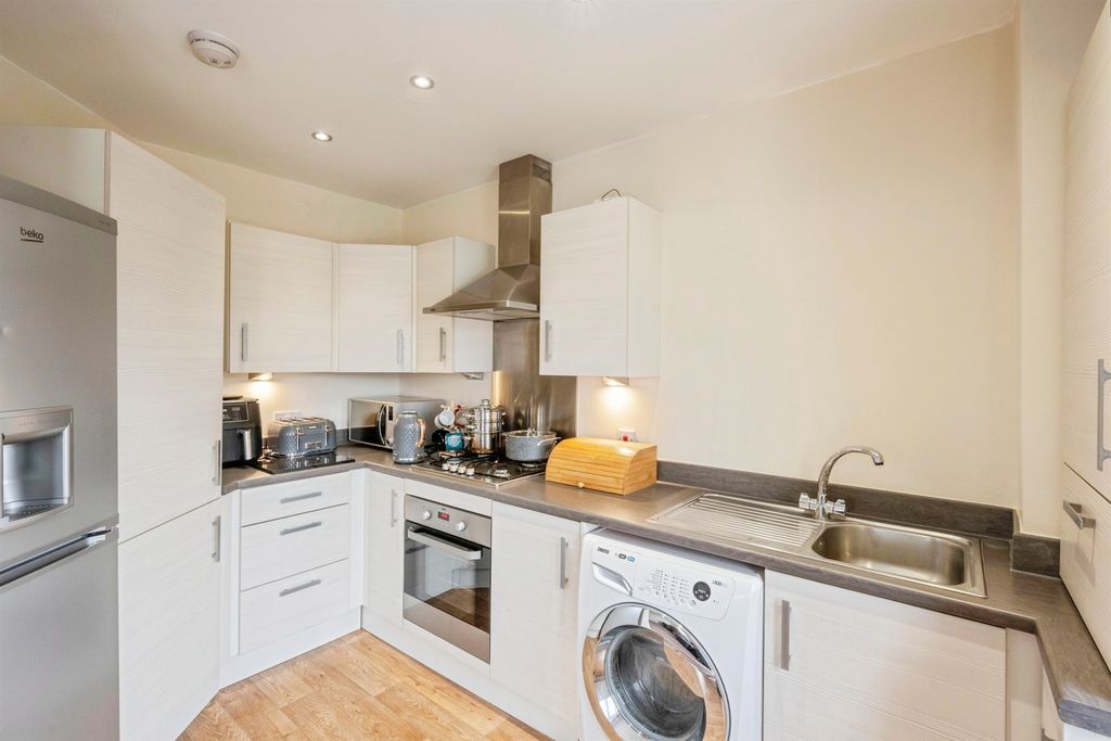 Additional image 5 of 2 bed flat for saleCarr House Road, Hyde Park, Doncaster DN4
