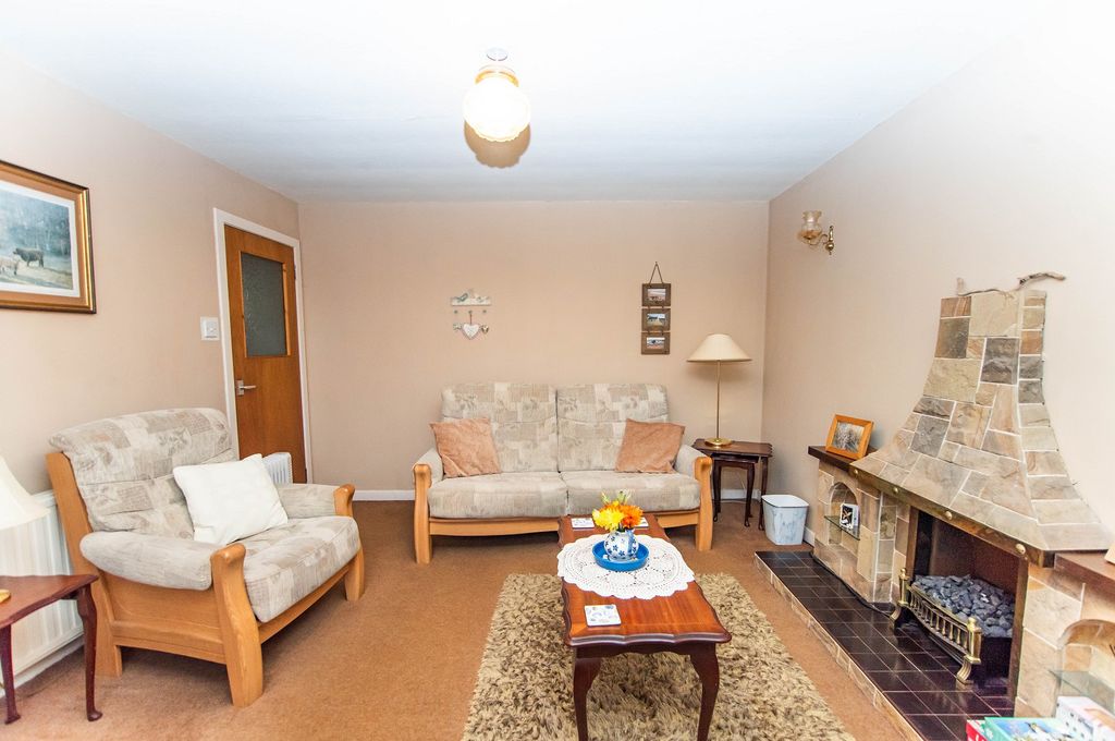 2 bed terraced house for saleDunbeath, Dunbeath, Highland. KW6 photo 3