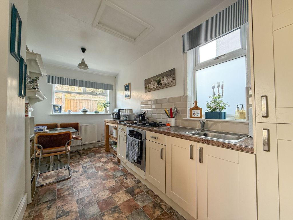 Additional image 8 of 2 bed flat for saleBorough Road, Tranmere, Wirral CH42