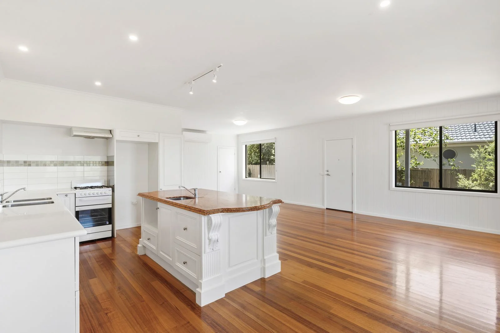 82 Bluff Road, St Leonards VIC 3223 photo 4