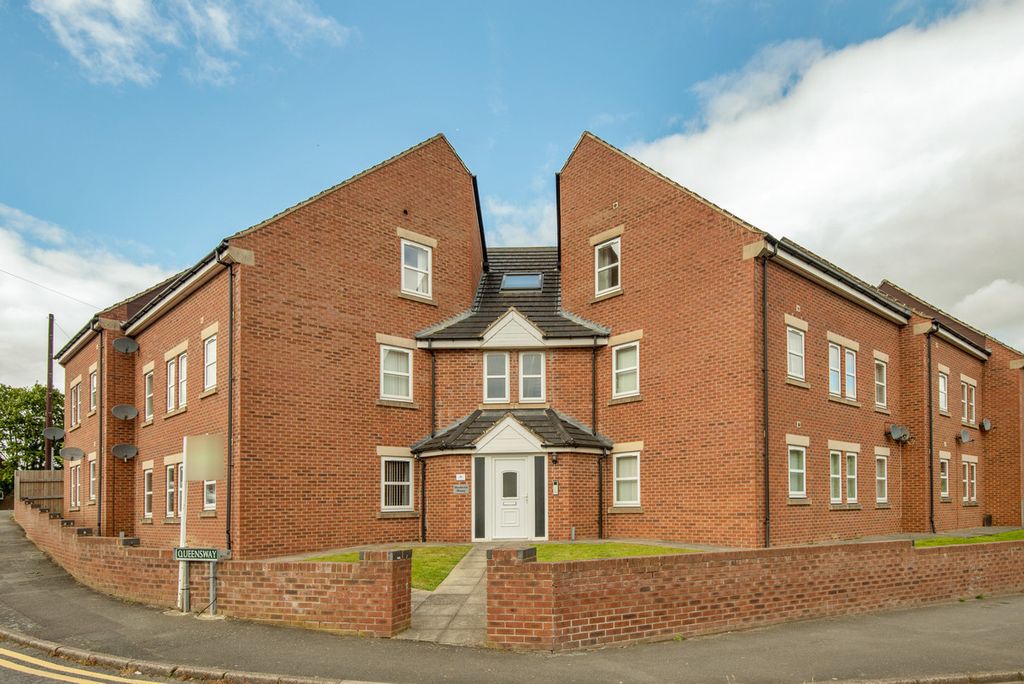 2 bed flat for saleHeath Road, Chesterfield S42