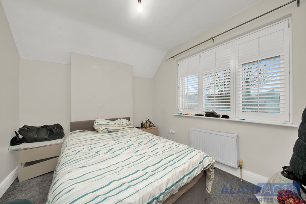 Additional image 7 of 3 bed end terrace house for saleBurnham Road, Romford RM7
