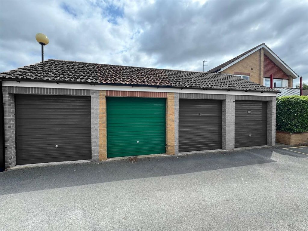Additional image 15 of 2 bed flat for saleOld Manor Lawns, Long Lane, Beverley HU17