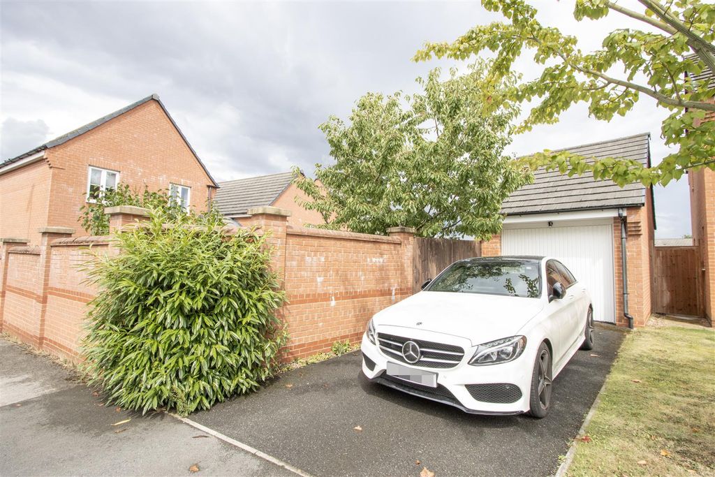 Additional image 12 of 3 bed detached house for saleRugby Drive, Chesterfield S41
