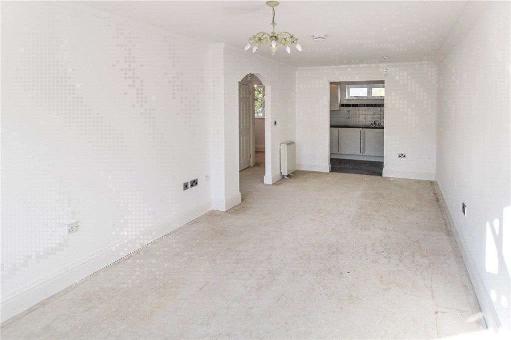 2 bed flat for saleCarleton Road, Skipton, North Yorkshire BD23 photo 2