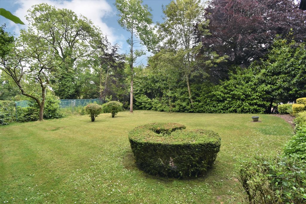 Additional image 15 of 2 bed flat for saleThe Oaks, Horseshoe Lane, Alderley Edge SK9