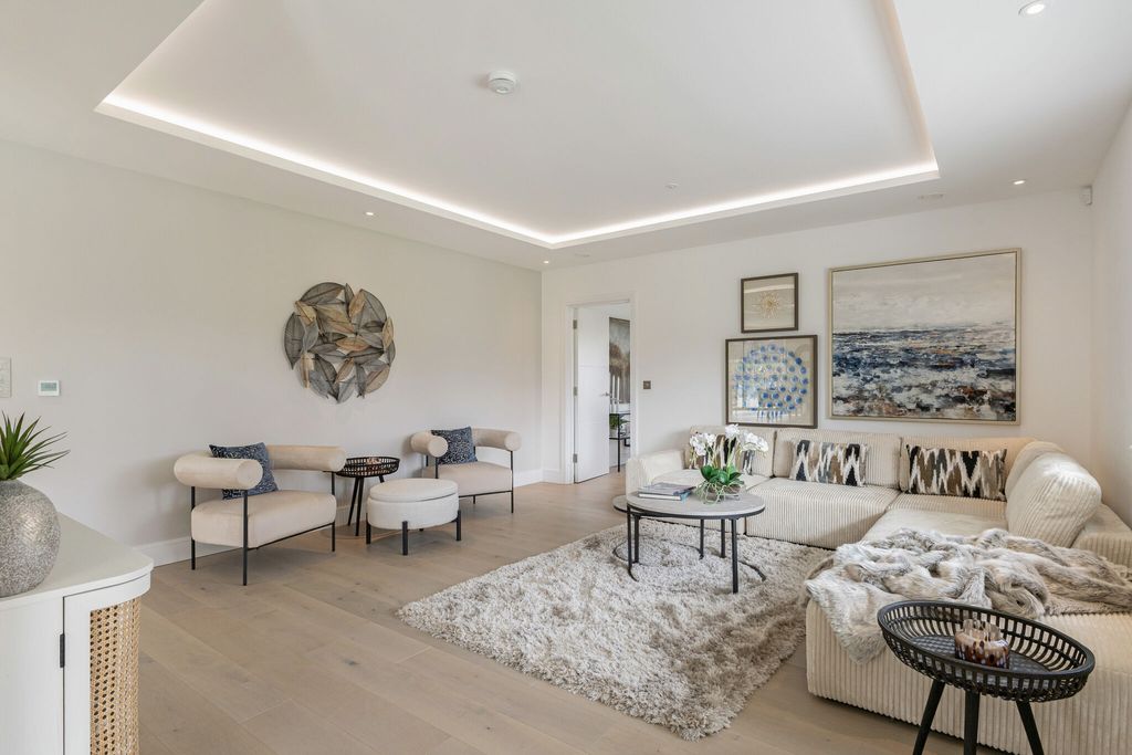 Additional image 10 of 4 bed detached house for saleCourtlands Park, Park Road, Banstead SM7