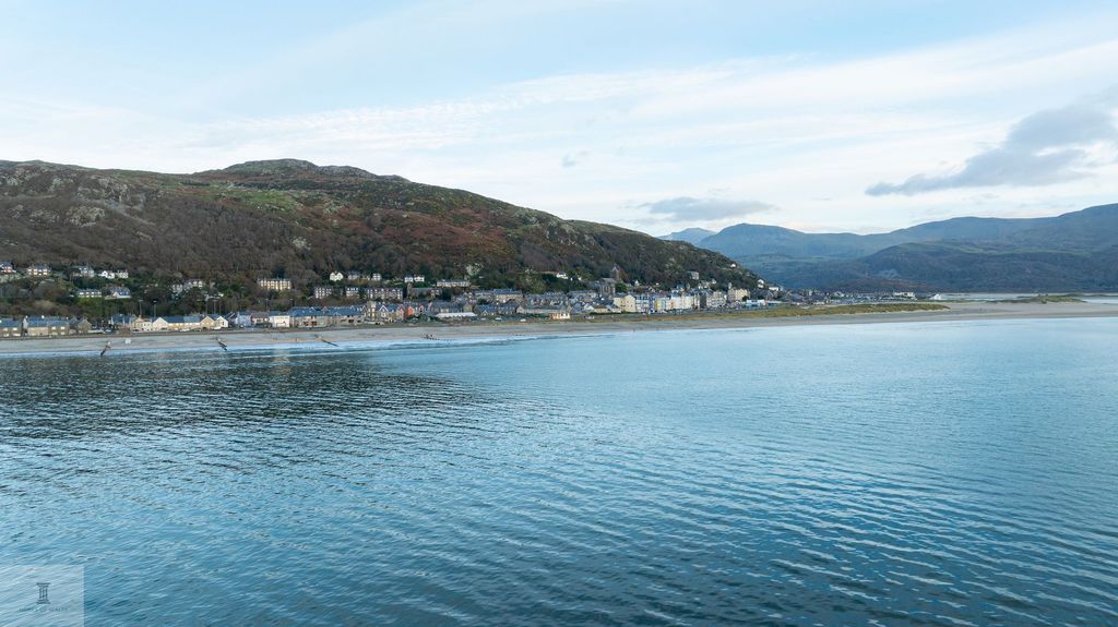 Additional image 3 of 1 bed property for saleHafan Y Traeth, Marine Parade, Barmouth LL42