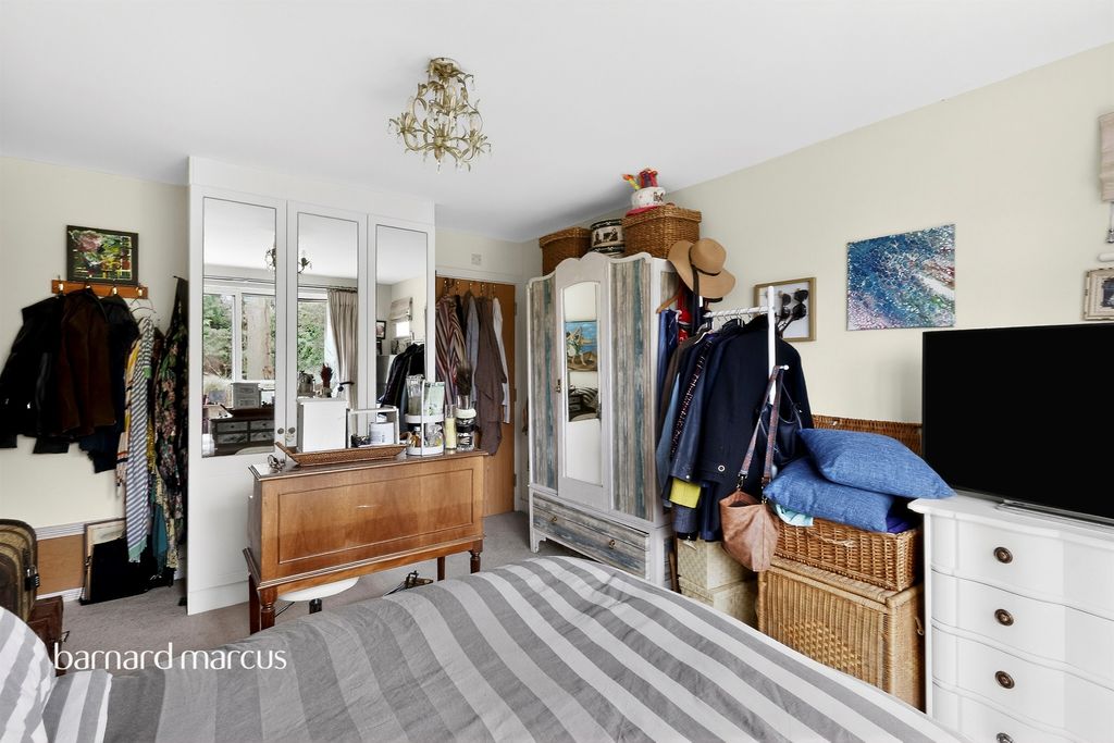 Additional image 16 of 2 bed flat for saleHill View, Dorking RH4
