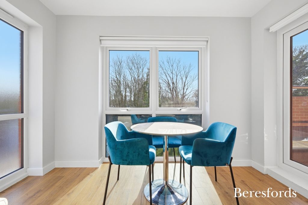 Additional image 5 of 2 bed flat for saleUpminster Road, Upminster RM14