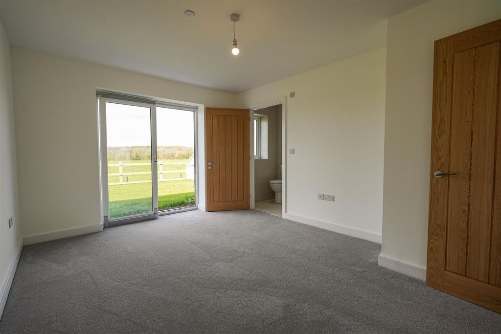 Additional image 15 of 3 bed detached bungalow for saleGolwg Y Garreg Las, Ammanford SA18