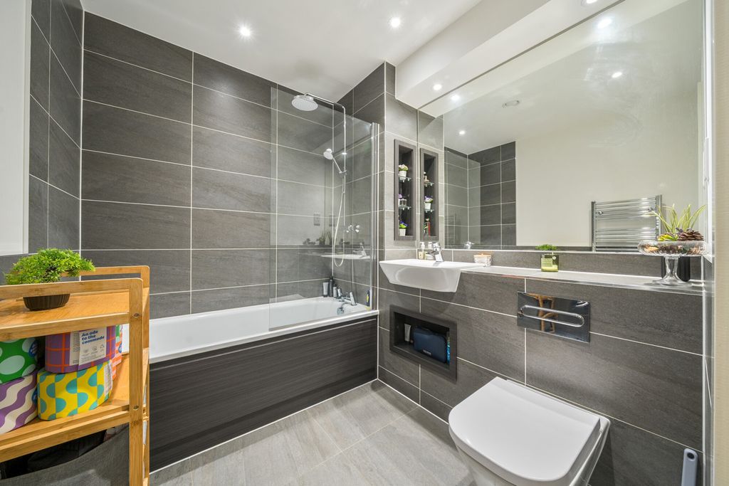 Additional image 6 of 2 bed flat for saleRegal Walk, Bexleyheath DA6