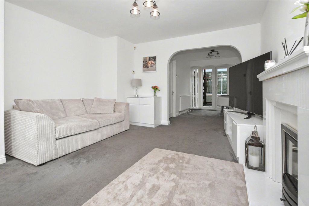 Additional image 2 of 3 bed detached house for saleCliffe Park Close, Wortley, Leeds, West Yorkshire LS12