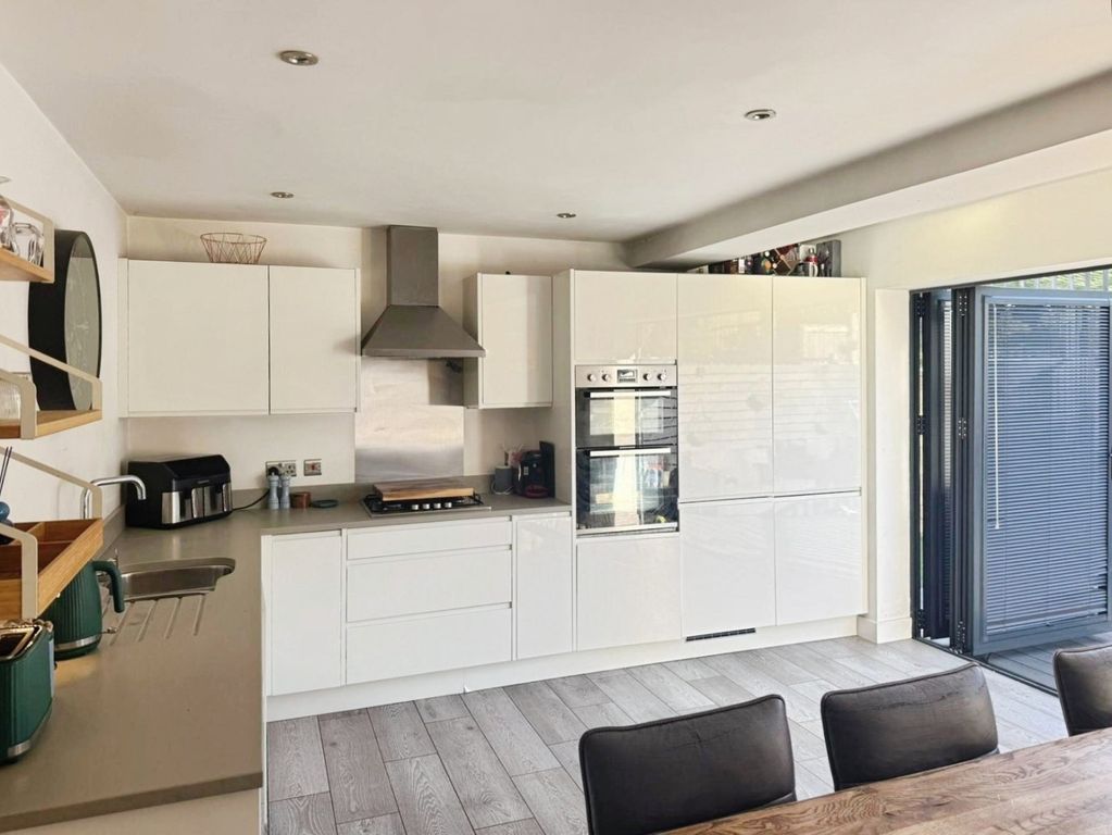 Additional image 8 of 5 bed town house for saleOakwell Croft, Batley WF17