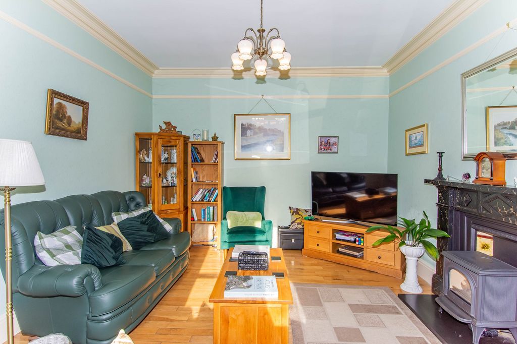 4 bed detached house for saleDunbeath, Dunbeath, Highland. KW6 photo 3