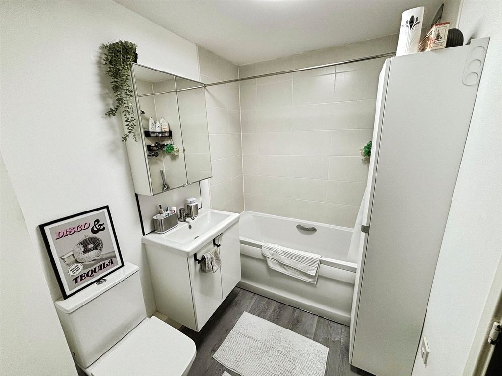 Additional image 4 of 1 bed flat for saleWindermere Drive, Lakeside, Doncaster, South Yorkshire DN4