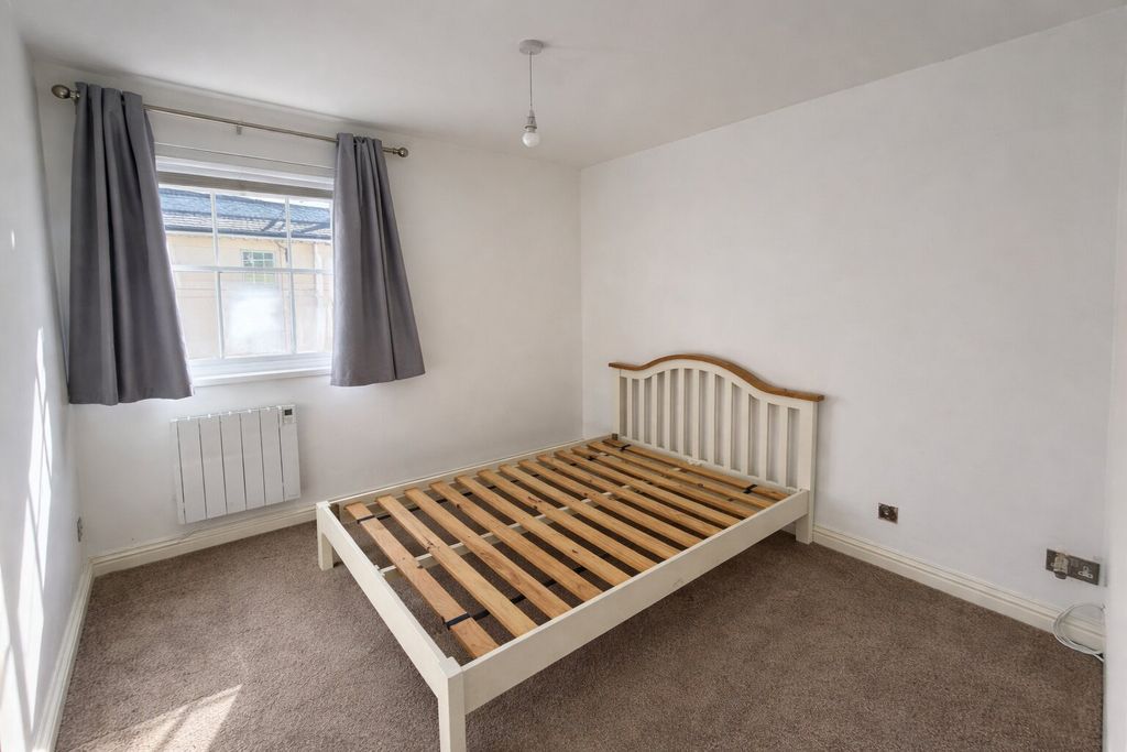 Additional image 7 of 2 bed flat for saleGravel Hill Road, Yate, Bristol BS37