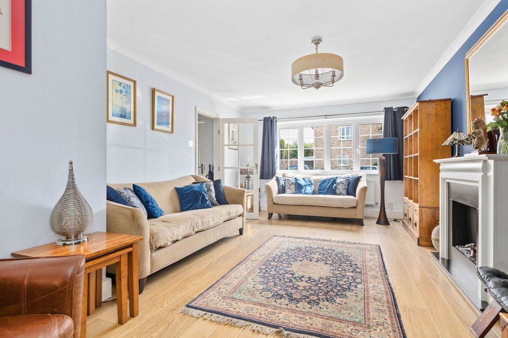 Additional image 6 of 4 bed detached house for saleSwanbourne Close, Biggleswade SG18