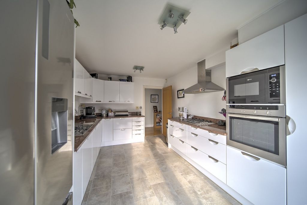 Additional image 11 of 3 bed penthouse for saleCrescent Road, Beckenham BR3