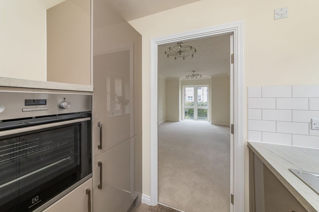Additional image 6 of 2 bed flat for saleOck Street, Abingdon OX14
