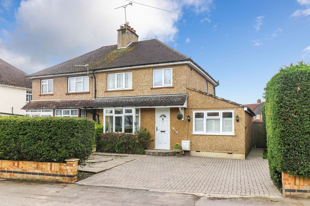 3 bed semi-detached house for saleThe Crescent, Abbots Langley WD5