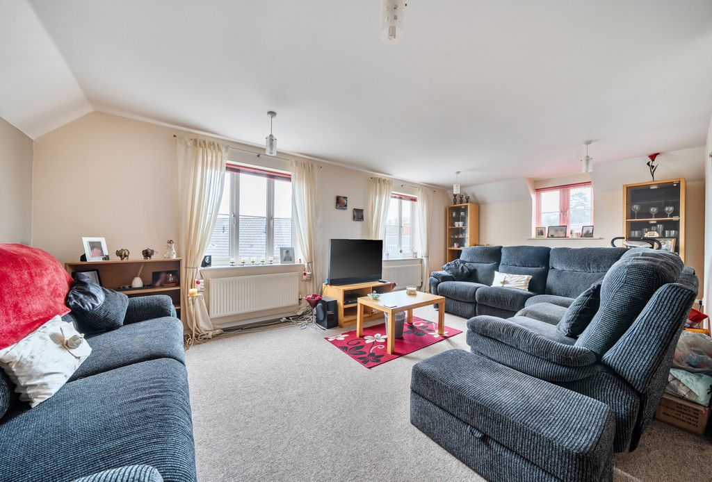 2 bed flat for salePhelps Mill Close, Dursley, Gloucestershire GL11 photo 3