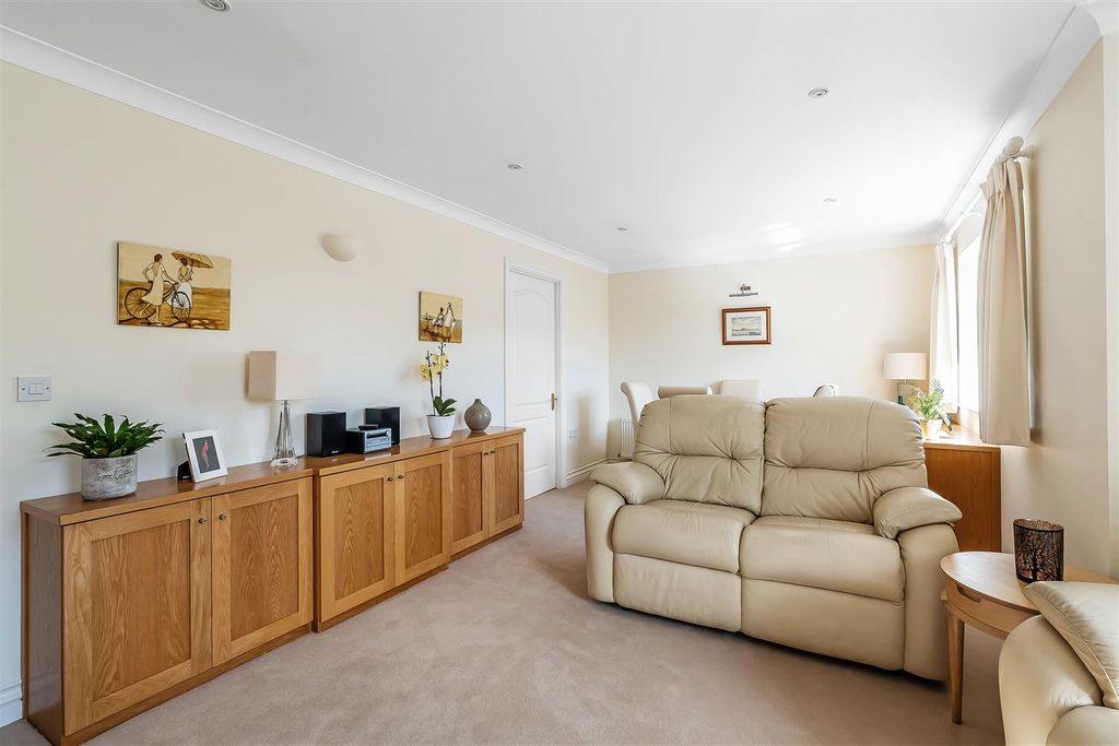 Additional image 7 of 2 bed flat for saleMarlborough Court, The Marld, Ashtead KT21