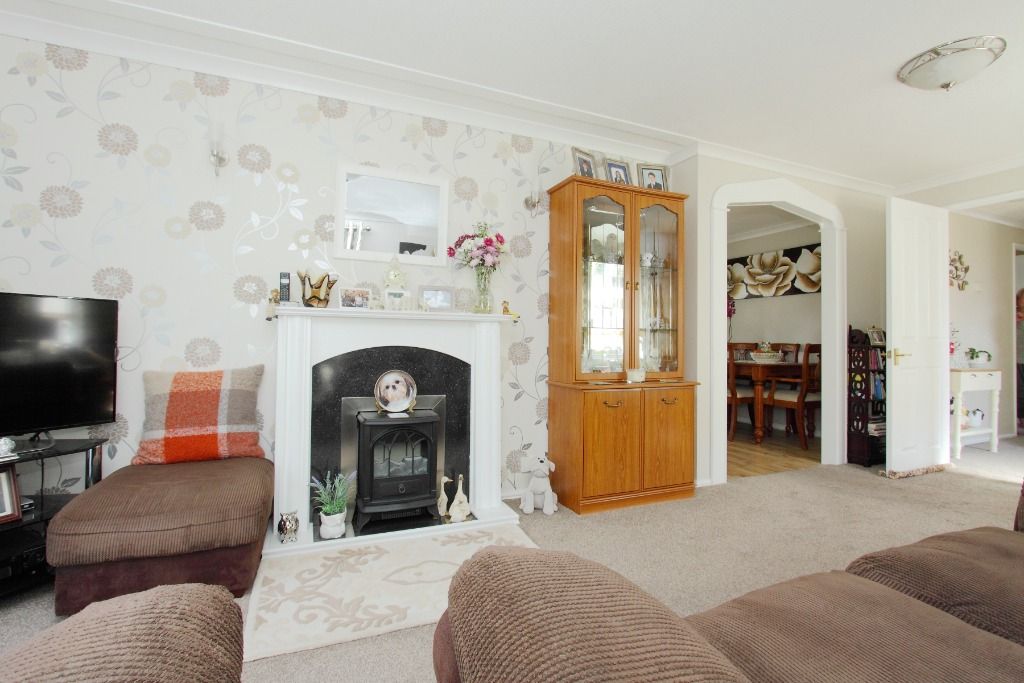2 bed mobile/park home for saleKindersley Park, Abbotts Ann SP11 photo 3