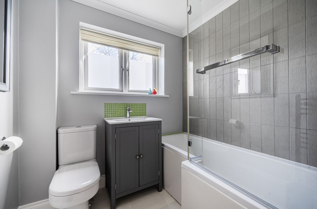 Additional image 15 of 4 bed detached house for saleHillside Road, Aldershot, Hampshire GU11