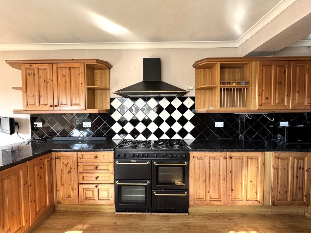 Additional image 13 of 3 bed detached house for saleBlaen Y Pant Place, Newport NP20