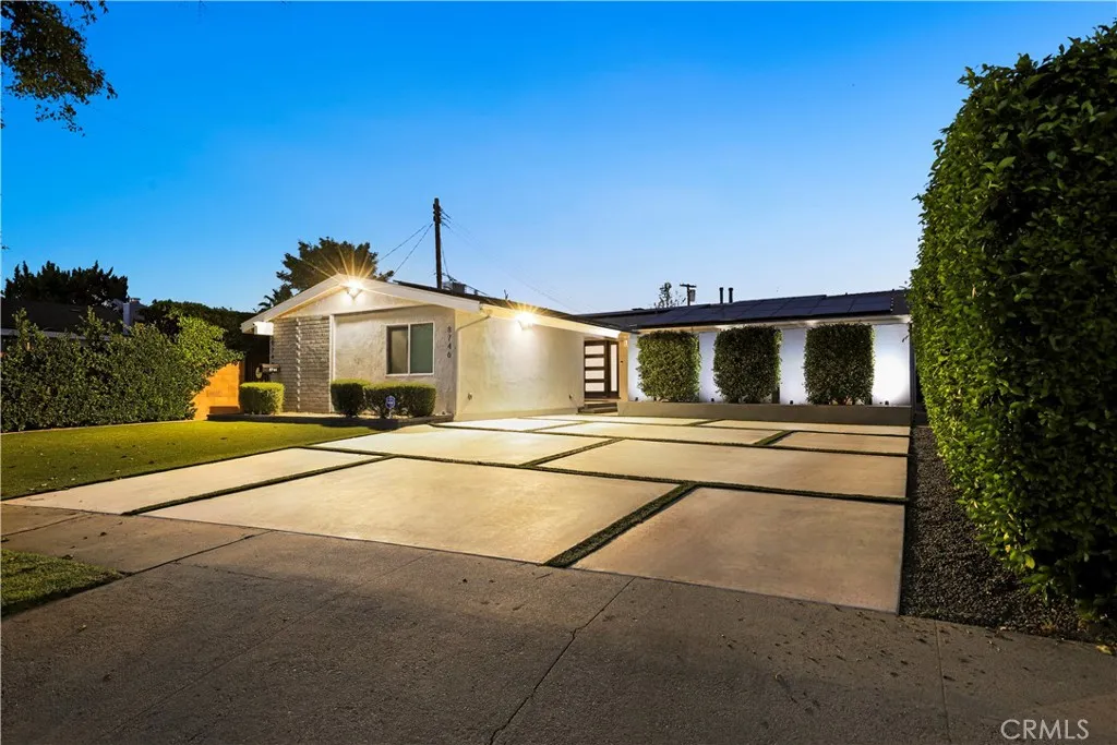 8746 Ruffner Avenue, Northridge, CA 91343