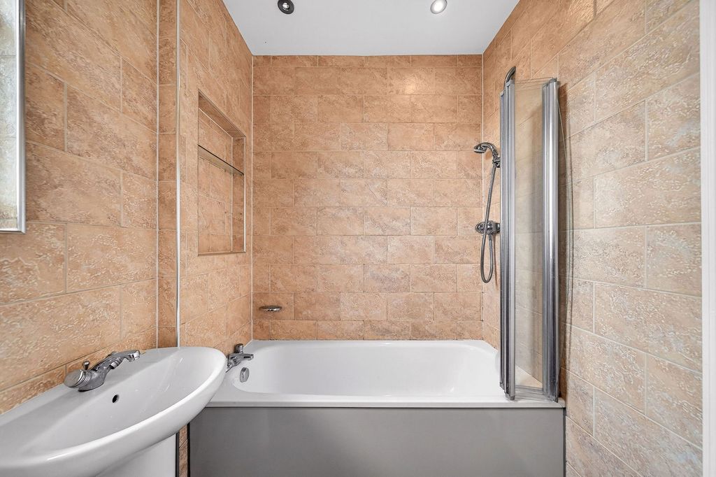 Additional image 20 of 2 bed flat for saleParkhead Loan, Edinburgh EH11