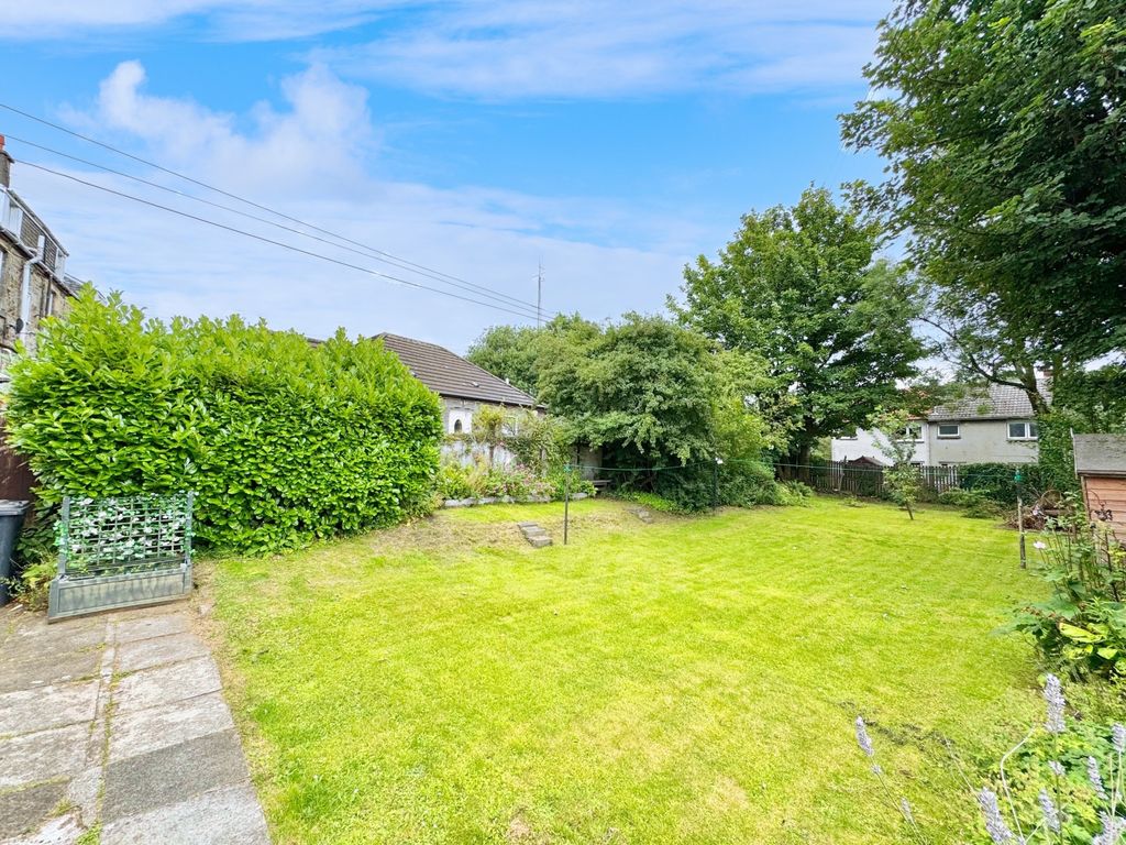2 bed flat for saleMains Road, Beith KA15 photo 4