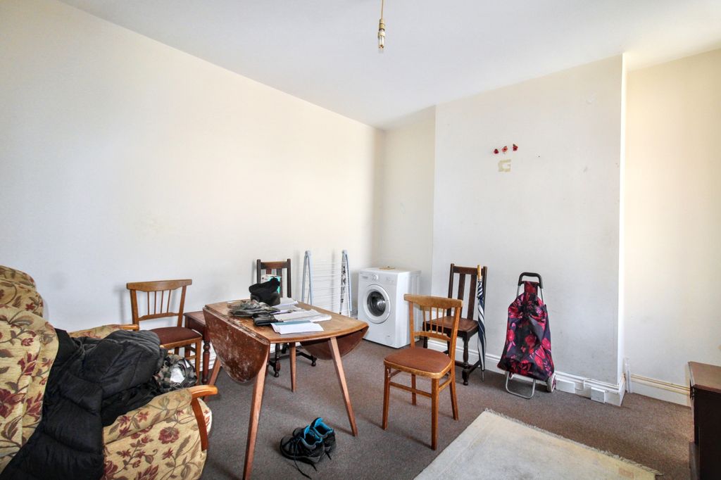 Additional image 11 of 6 bed property for saleUnion Street, Aldershot, Hampshire GU11