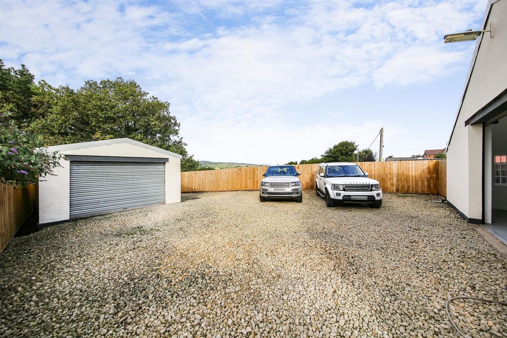Additional image 18 of 2 bed property for saleStretton Service Station And Bungalow, Main Road, Stretton, Alfreton DE55