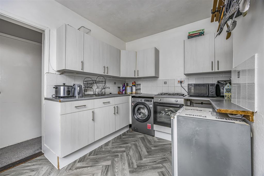 Additional image 2 of 1 bed flat for saleNorth Street, Emsworth PO10