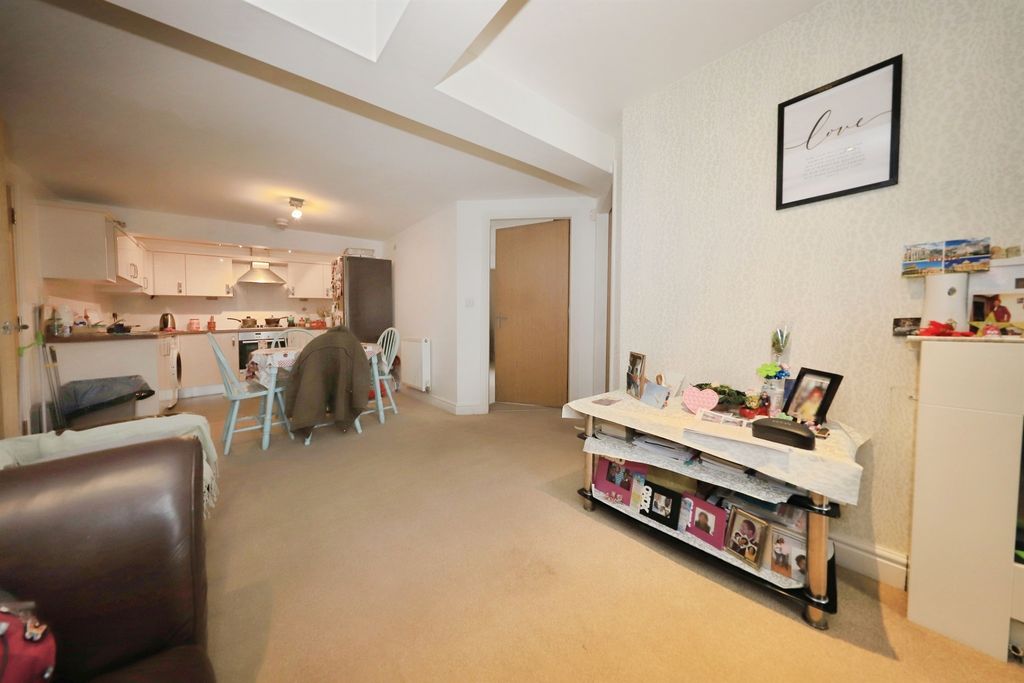 Additional image 5 of 2 bed flat for saleLowbridge Walk, Bilston WV14