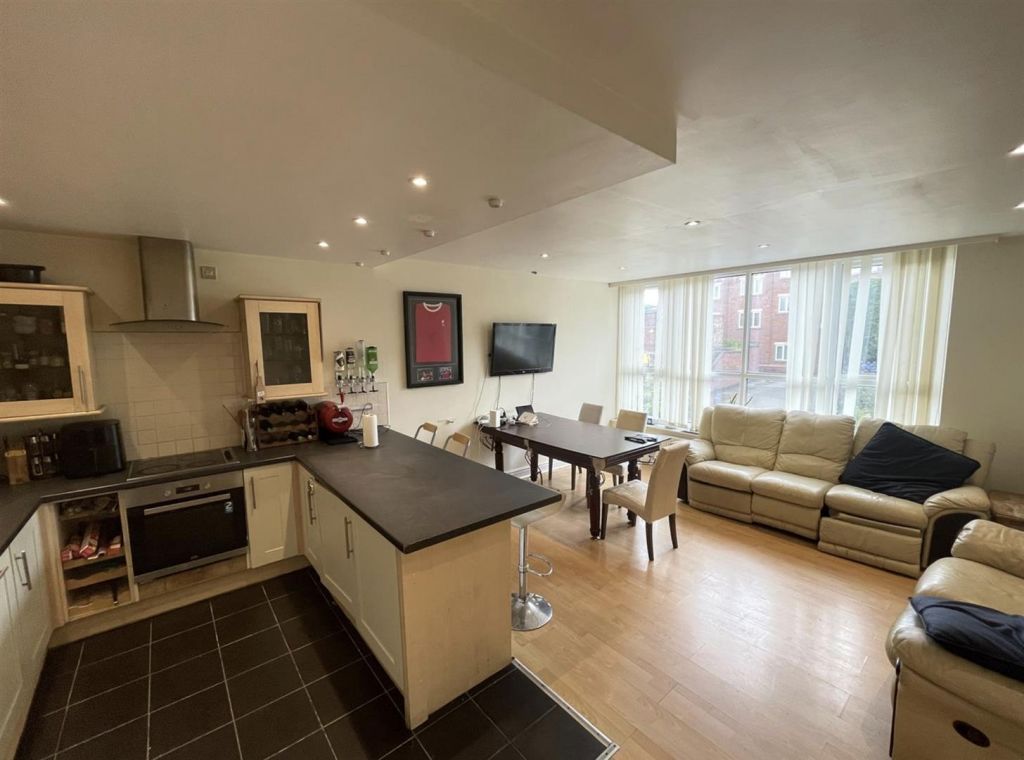 Additional image 5 of 2 bed flat for salePensby Road, Heswall, Wirral CH60